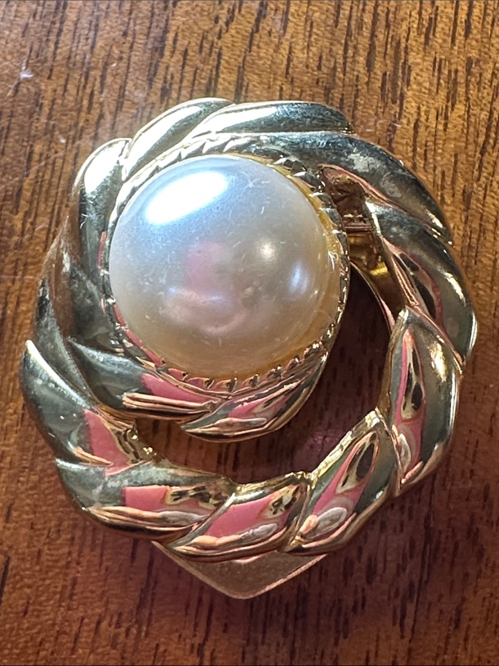 Vintage Gold-Tone‎ Pearl Statement Scarf Clip